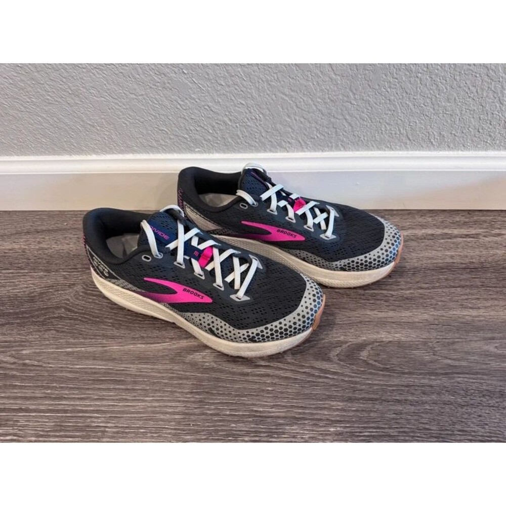 Brooks Women's Divide 3 Trail Running Shoes - Grey & Pink Size 8.5